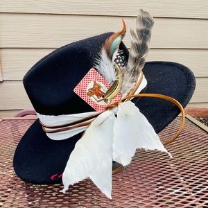 Brand New Gold Feather Black Fashion Hat